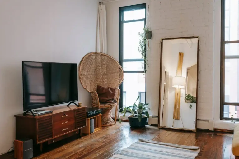 How to Mix Vintage and Modern Décor Without Clashing