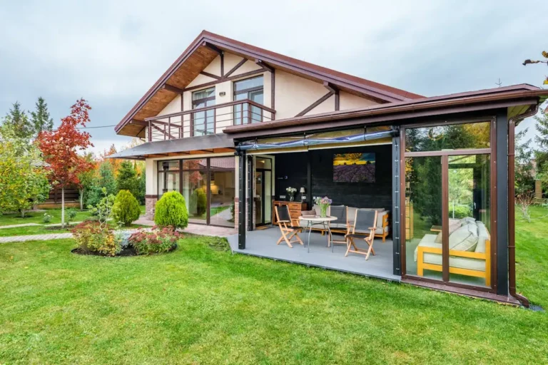 How to Turn Your Backyard into a Cozy Fall Escape